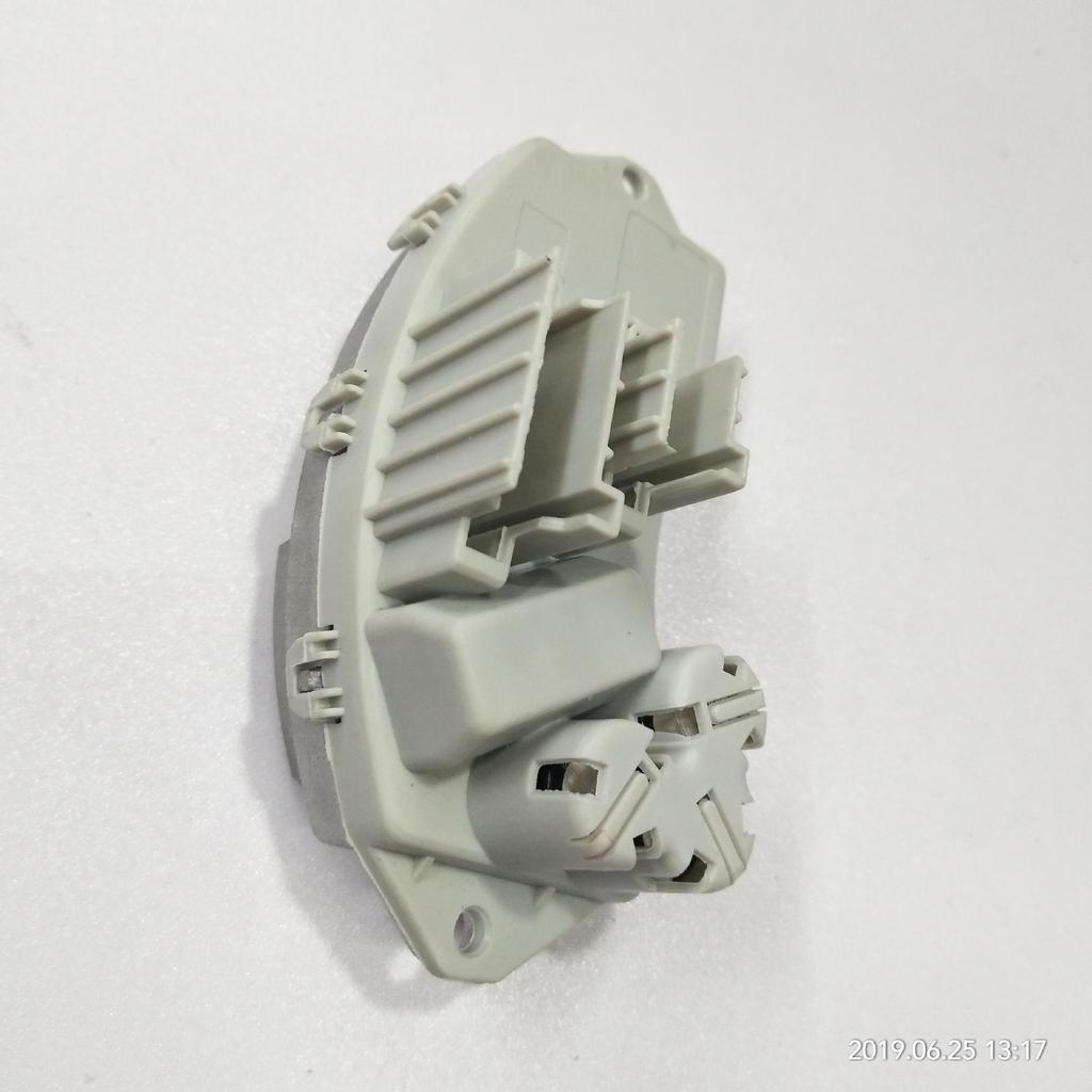 Резистор мотора вентилятора BMW X5 E70/X6 E71 64119222072 для отопителя/кондиционера.