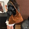 Fashion Rivet Shoulder Bag For Women Large Capacity Casual Handbags Simple Commuter Tote Bag Retro Suede Leather Underarm Bag AVE