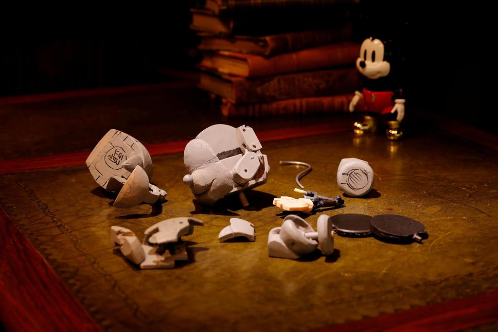 TAMASHII NATIONS Chogokin Disney Character Super Transformation Mickey Mouse by Kunio Okawara, Approximately 125mm Die-cast, ABS, and PVC Pre-painted