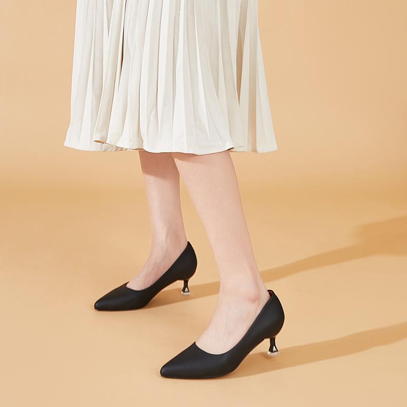 Elegant pointed and simple style, light plate, shallow mouth, thin heel, fashionable single shoe