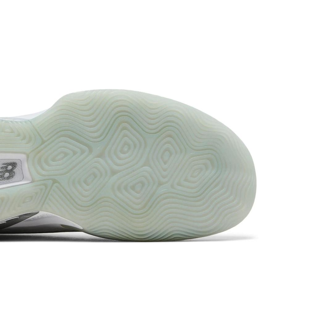 New Balance Two WXY V5 'White Silver Metallic' (Unisex) White / Gold Metallic / Silver Metallic Basketball Shoes BB2WYRG5