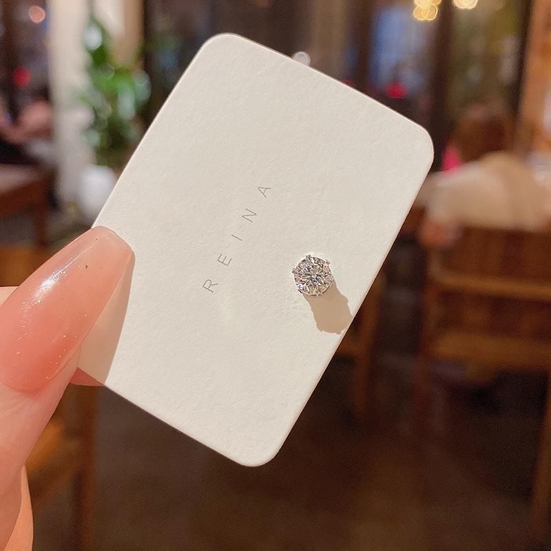 Роскошные кристальные клипсы для непроколотых ушей — шикарный нишевый дизайн, тренд 2022 года.