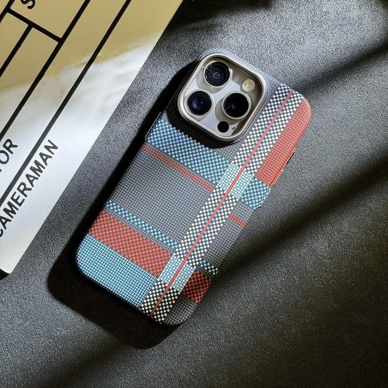 Светящийся чехол с текстурой кевлара для Apple 15 Pro Max и iPhone 14 - Дизайн «Гора и Звездная река»