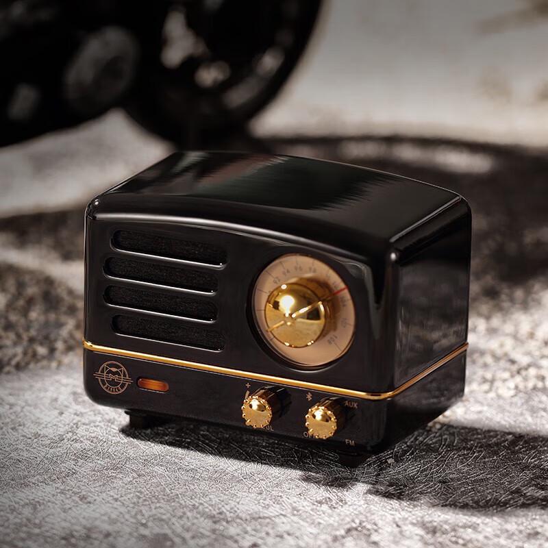 Mao Wang OTR Portable Retro Bluetooth Speaker & Radio