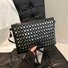 Foreign Trade Women's Bag 2025 Autumn New Korean Version Fashion Rivet Shoulder Bag Large Capacity Casual Versatile Envelope Bag Tide