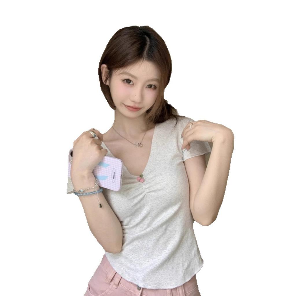 Front shoulder pleated V-neck short-sleeved T-shirt women's 2026 new summer slim and thin pure desire design niche short top