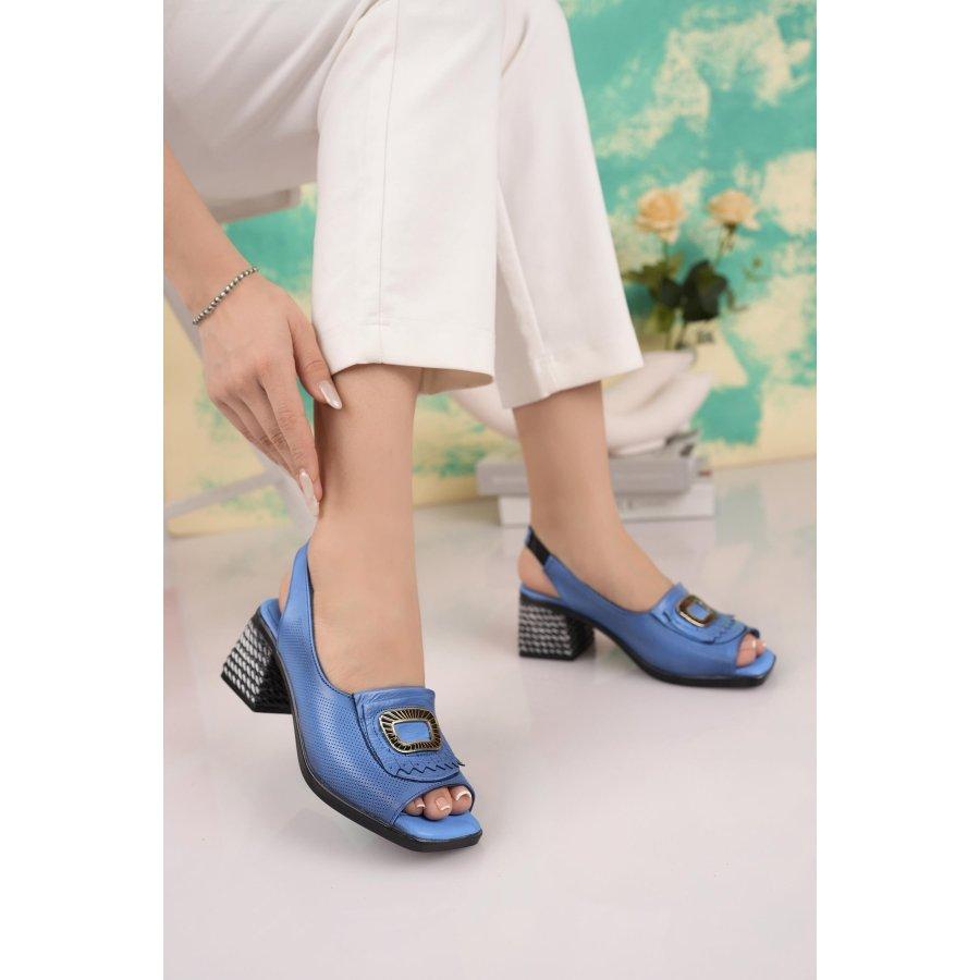 Женские повседневные сандалии из натуральной кожи на среднем каблуке