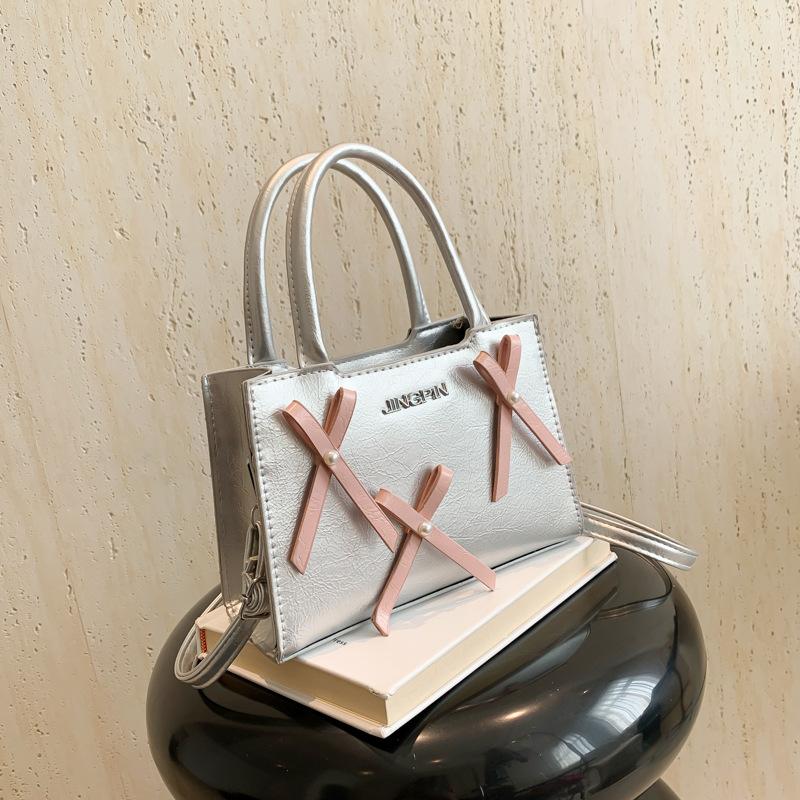Bow Niche Korean Crossbody Bag for Women Simple Commuting Mobile Phone Small Square Bag New Versatile Casual Handbag