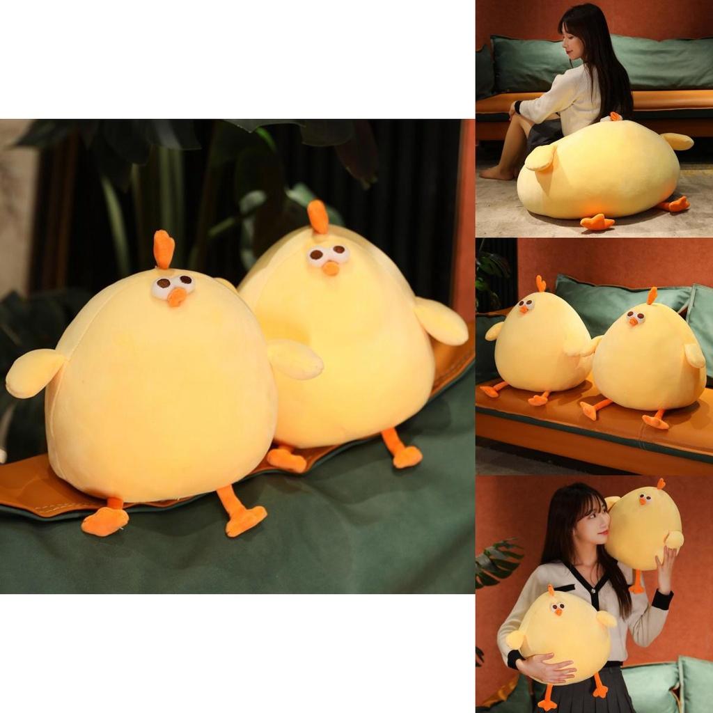 Милая плюшевая игрушка в виде жёлтого цыплёнка для детей и взрослых. Мягкая и приятная на ощупь набивная игрушка.