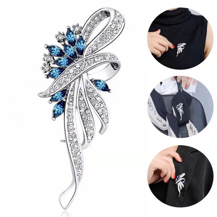 Brooch High-End Sense Niche High-End Women'S Silk Scarf Buckle Alloy Corsage Small Fragrant Wind Pearl Rhinestone High-End