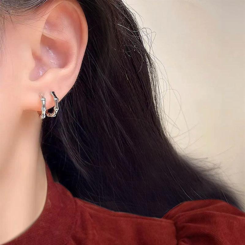 Модные серьги из серебра с бамбуковым стержнем, подчеркивающие стиль, роскошь, выразительность, геометрические и нестандартные формы, универсальные серьги на каждый день.