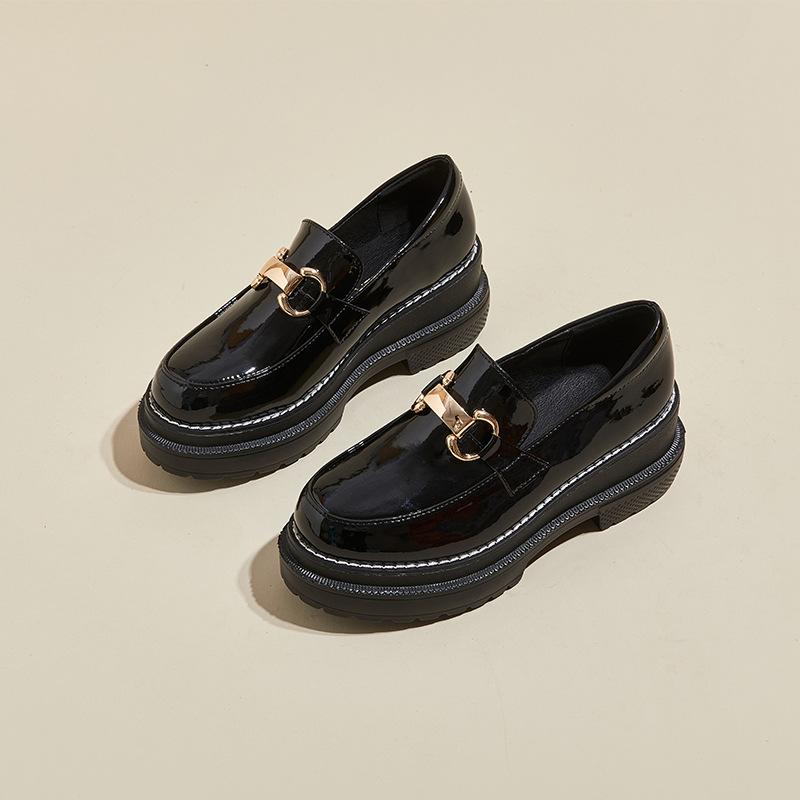 Женские туфли из бисквита на толстой подошве. Весна 2024 года. Новые универсальные туфли из лакированной кожи с глубоким вырезом на наклонном каблуке, туфли для ленивости, британский стиль HZB