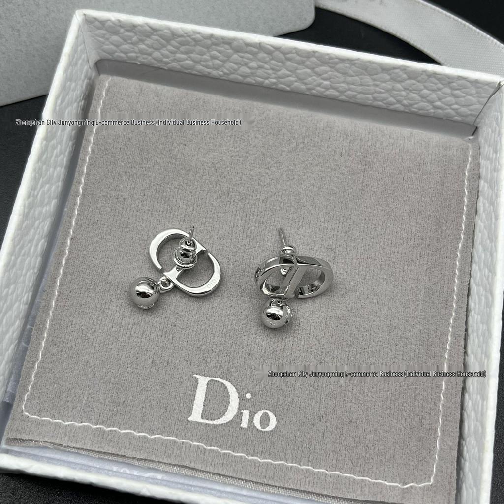 В наличии: Женские Серьги-Звезды с Кисточкой CD и Бриллиантовым Гвоздиком из Серебра 925 пробы