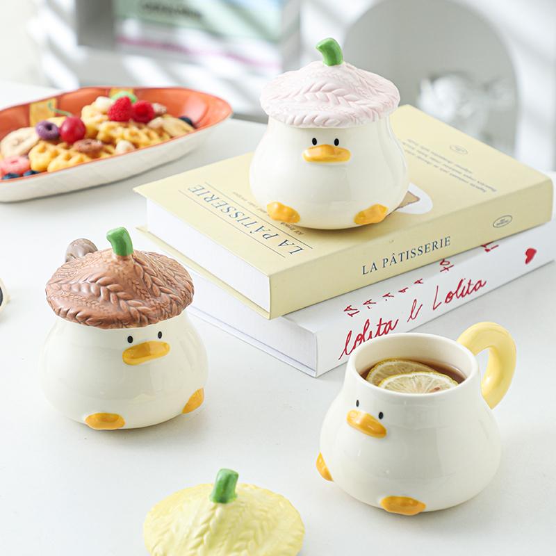 Керамическая кружка с крышкой, милая мультяшная кружка в виде шляпы и утки, бытовая кофейная чашка, чашка для завтрака и молока, красивая чашка для воды