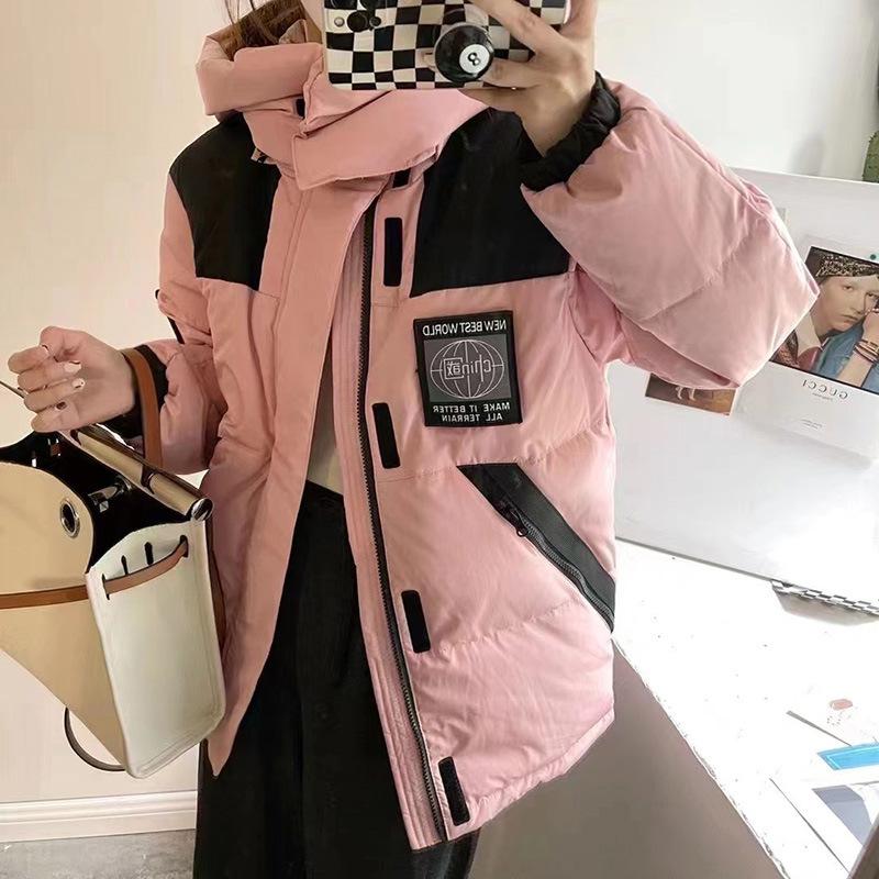 С капюшоном пуховик женский короткий зимний новый контрастный цвет дизайн чувство утолщенный пара пирог преодолеть куртку прилив