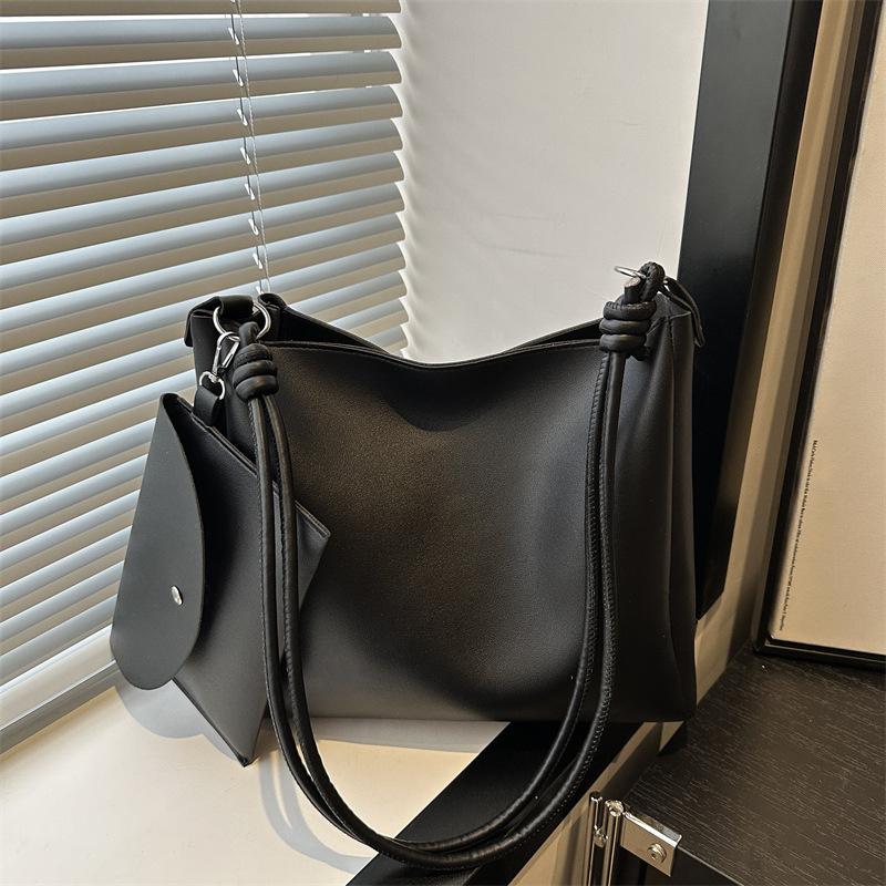 Вместительные наплечные сумки для женщин Зимний дизайнерский тренд Сумка-ведро Комбинированная сумка Искусственная кожа Женские сумки для работы CLE