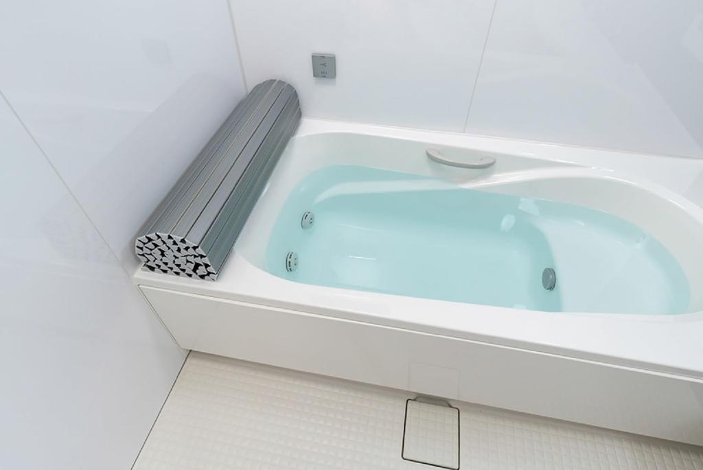 Крышка для ванны Topre Easy Wave, тип жалюзи, 75 x 150 см, металлический серый, антибактериальная, L15