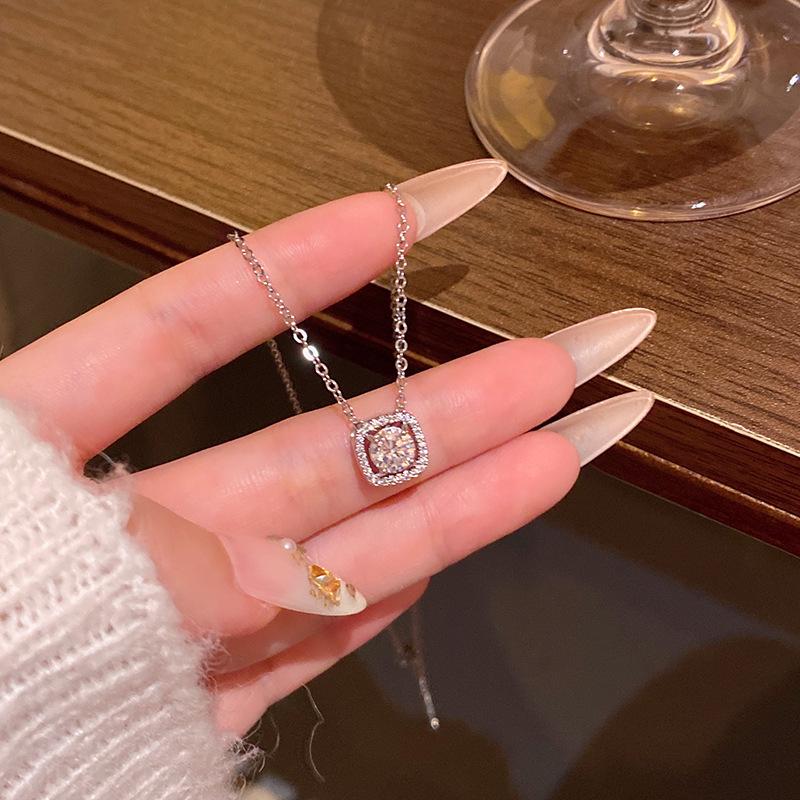 «Модное элитное жемчужное ожерелье: Универсальная цепочка на ключицу из титановой стали для женщин