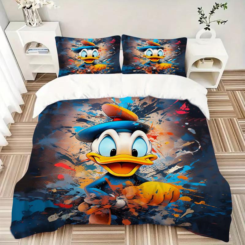 3pcs Graffiti Donald Duck Cartoon Design Printed Quilt Set, Includes 1 Quilt Cover and 2 Pillowcases, Machine Washable, Suitable for All Sea
