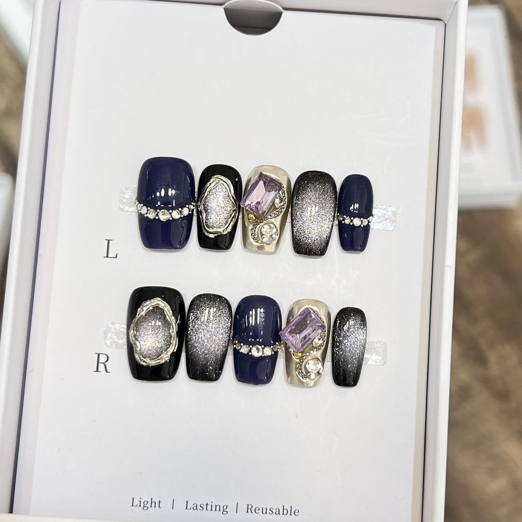 Hand-woven Armor Sweet and Cool Girl Light Bulb Cat Eye Nail Art Burst Purple Diamond Removable Nail Piece