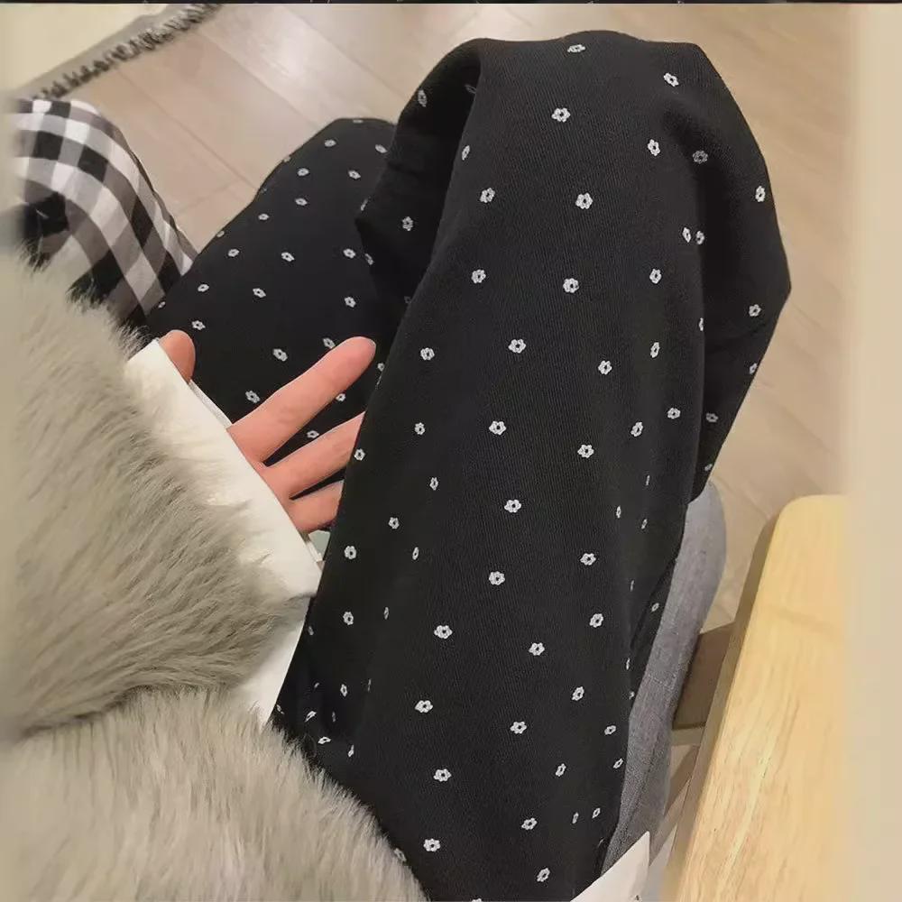 Женские широкие джинсы с высокой талией в черный горошек на осень - Большие размеры