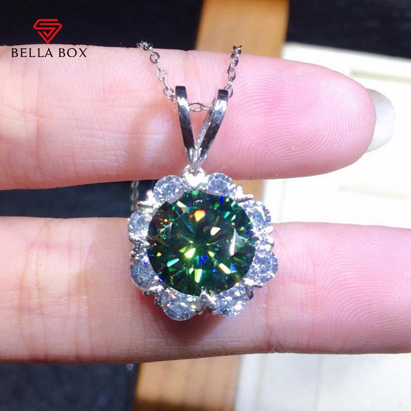 BELLA BOX 2 Carat 8-heart 8-arrow Blue-green Pendant Feminine Temperament Delicate Necklace Clavicle Chain For Women Wedding Engagement