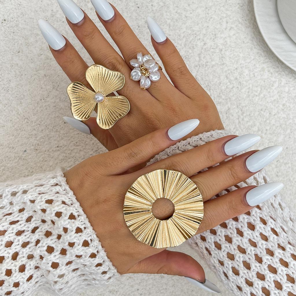 Кольцо из сплава в стиле праздника с круглым отверстием, инкрустированное жемчужным цветком, комплект колец, новое модное модное кольцо для поездок на работу и обратно