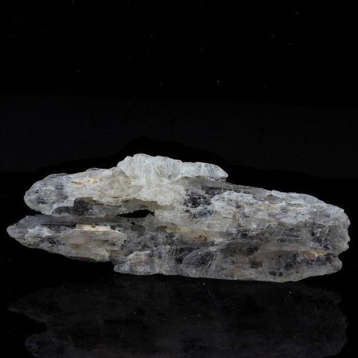 Pierres et Minéraux. Spodumene. 56.0 ct. Sahatany Valley, Ibity, Madagascar.