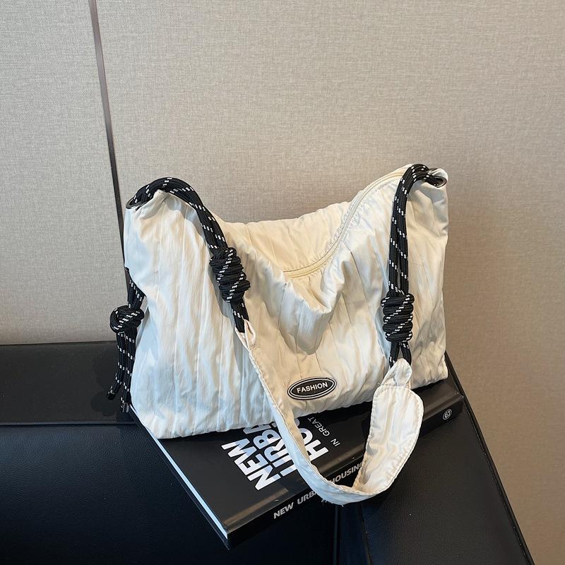 Плиссированная сумка женская большая вместительная сумка-тоут 2025 осень новая модная повседневная в ленивом стиле сумка через плечо расслабление