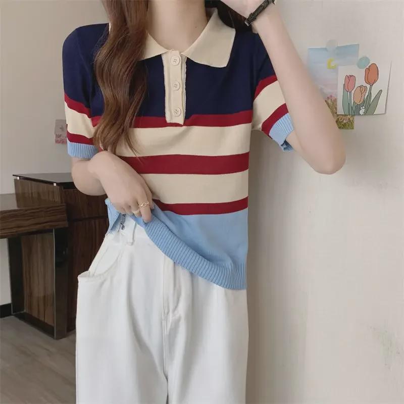 Женская трикотажная футболка с воротником поло в полоску - контрастный цвет, короткий рукав, облегающий крой, стильный, омолаживающий, универсальный летний топ
