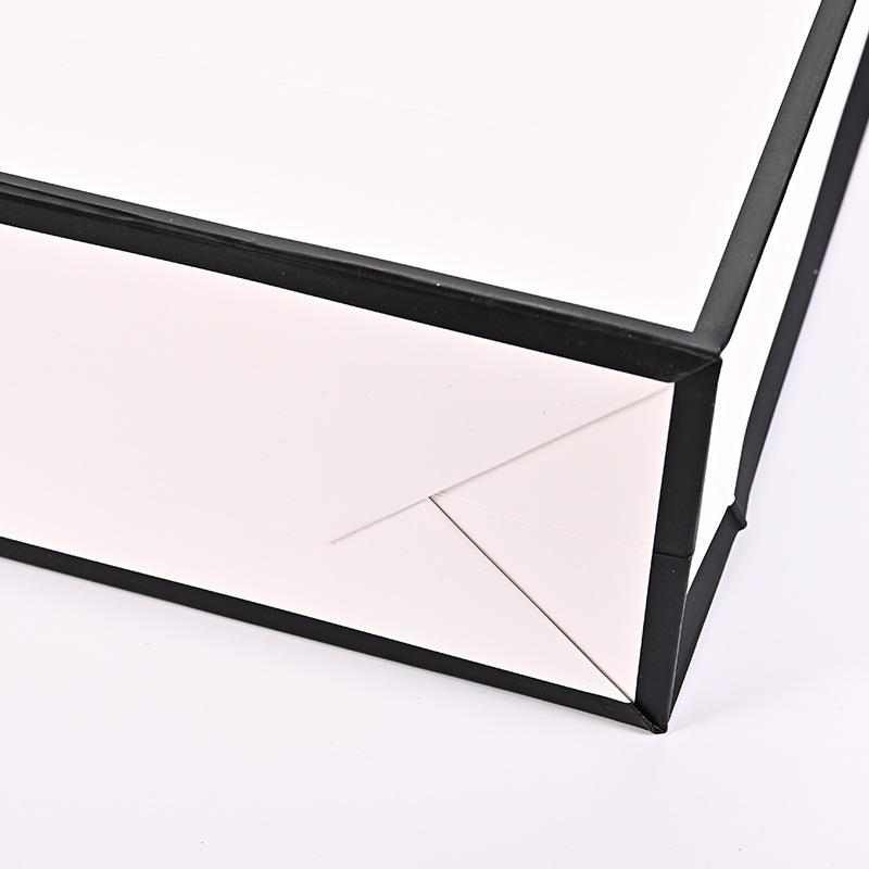 Golden Border Tote Pouches Paper Bag with Handle DIY Crafts Clothing Gift Box Sacks Black Border Birthday Christmas Wedding and Bridesmaid Gift Bags