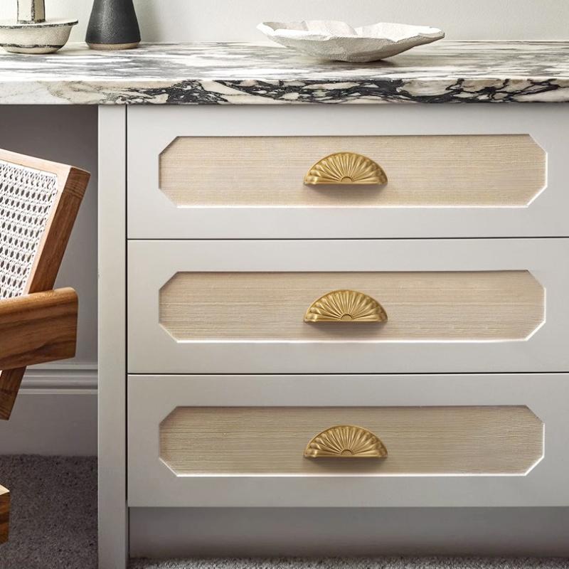 European Solid Brass Handles for Furniture Shell Shape Cabinet Knobs and Handles Kitchen Drawer Handles Shoe Cabinets Pulls