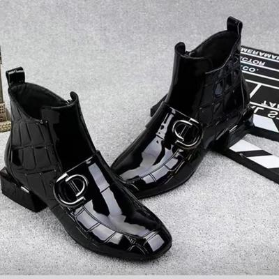 2025 Лаковая кожа Короткие ботинки Женские 2024 Новые Четыре сезона Британская мода Плюшевые Удобные ботинки Для прогулок на открытом воздухе Повседневная обувь