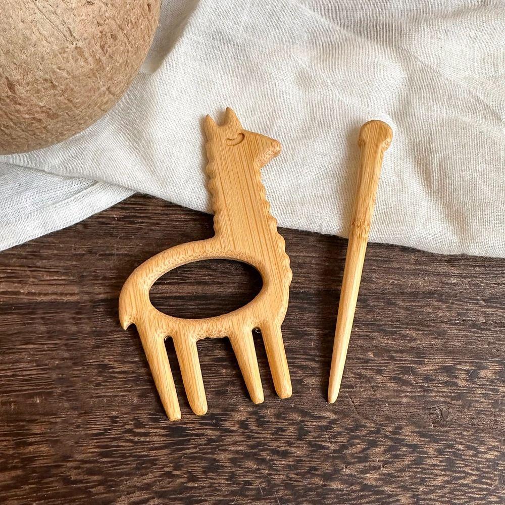Lion Animal Sweater Pin Alpaca Pony Brooch Fashion Wooden Brooch  Clothing Accessory