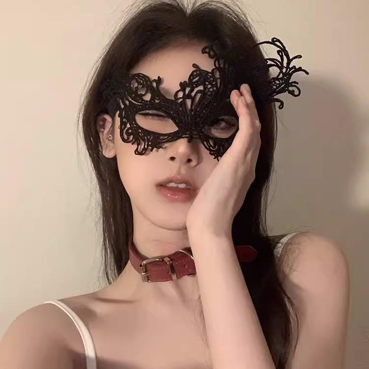 Сексуальная кружевная полумаска с перьями - аксессуар для макияжа на Хэллоуин и маскарада