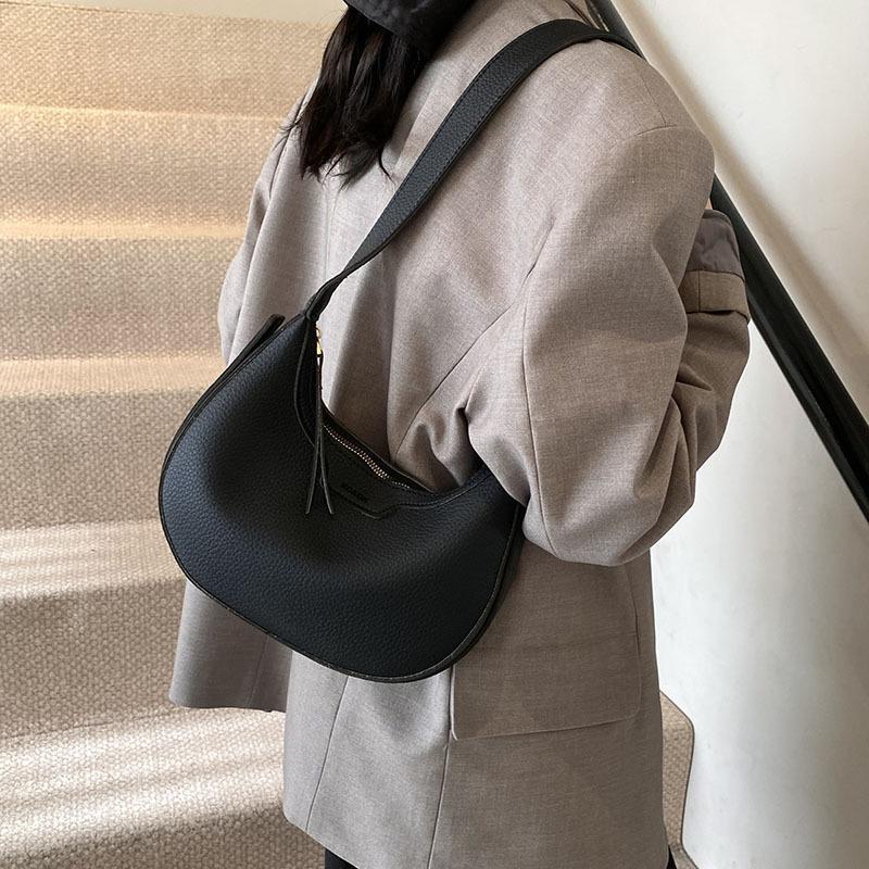 Korean version of fashion underarm bag women's bag 2025 new simple crescent bag versatile shoulder bag crossbody bag
