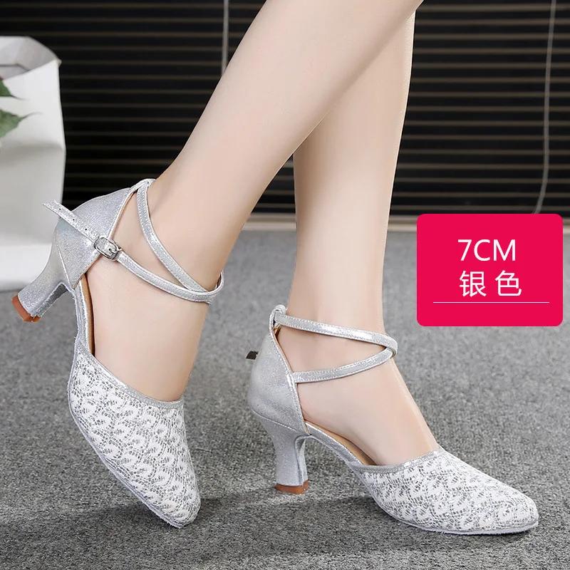 Модные туфли для современных танцев для женщин, туфли для латиноамериканских танцев с верхом из сетки с блестками, подошвой из мягкой замши и высокими каблуками, черные туфли