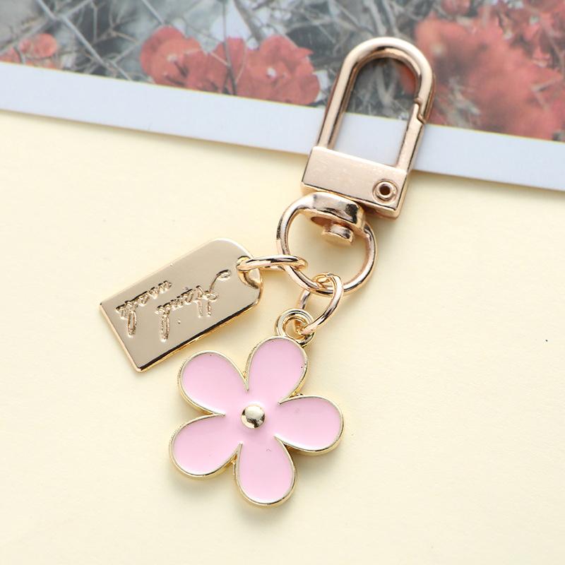 1Pcs Korean Hot-Selling Ins Metal Style Daisy Keychain Niche Usb Headphone Pendant Bag Protective Cover Pendant