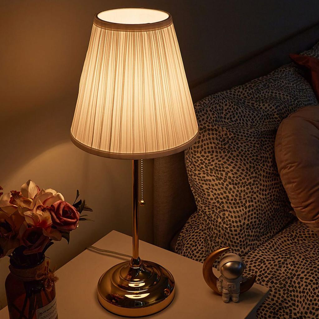 Retro Bedroom Bedside Lamp North European And American Light Luxury European Modern Minimalist Creative Desk Warm Pull Small Table Lamp