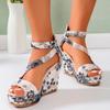 Модные кружевные повседневные женские босоножки на танкетке, летние вышитые босоножки, модные вечерние босоножки на высоком каблуке, женские босоножки больших размеров
