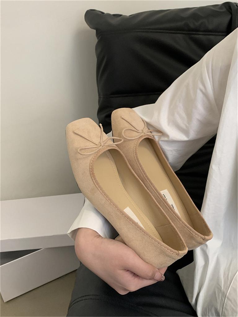 Замшевые туфли для бабушки, женские, весна-осень 2024 года, новые легкие туфли с квадратным носком и бантом, универсальные, на низком каблуке