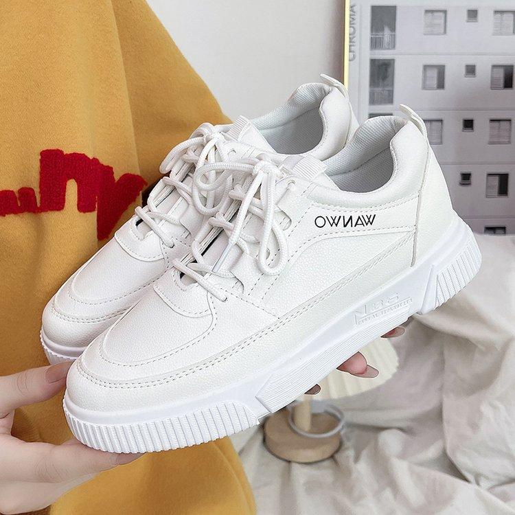 Белые женские туфли, смешанная партия, осенние новые резиновые, с мягкой подошвой, из мягкой кожи, легкие повседневные женские кроссовки в базовом стиле