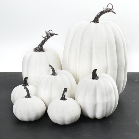 7Pcs/Bag Wear-resistant 2 Colors Unique Lightweight Vivid Pumpkin Shape Statue Decor Statue Model