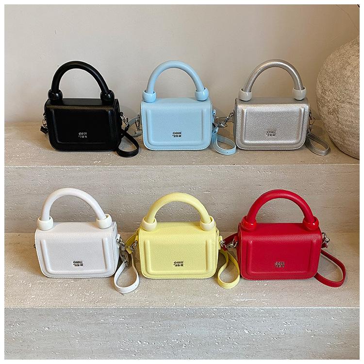Advanced sense of foreign style small bag women's 2025 new summer versatile messenger bag fashion super hot handbag small bag