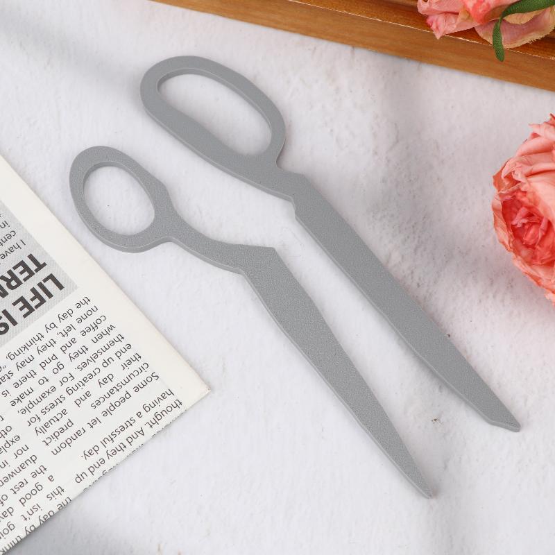 Scissors Shaped Hair Stick Creative Decorative Hair Pins Stylish Gothic Unique Headwear For Women Girls Hair Accessories