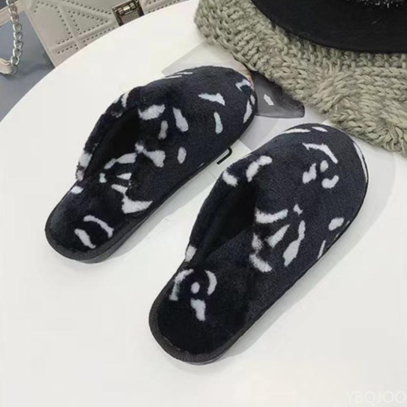 Мягкие плюшевые хлопковые тапочки на мягкой подошве для женщин на зиму 2024 года с леопардовым принтом для тепла и толстым носком для домашнего использования