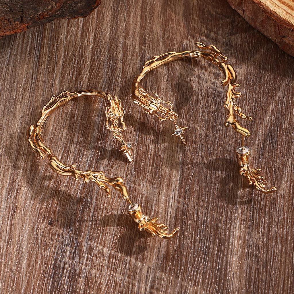 Серьги-гвоздики в стиле панк-дракон, висячие женские серьги-гвоздики, нишевый дизайн, высококачественные милые, крутые, горячие серьги для девушек