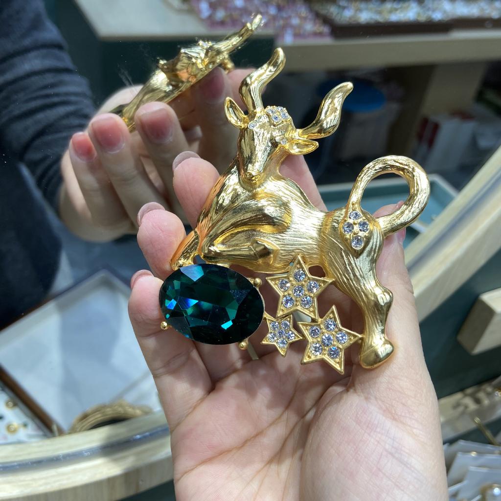 Средневековая тяжелая промышленность животное бык брошь женская пентаграмма алмаз одежда аксессуары высокого класса брошь мода