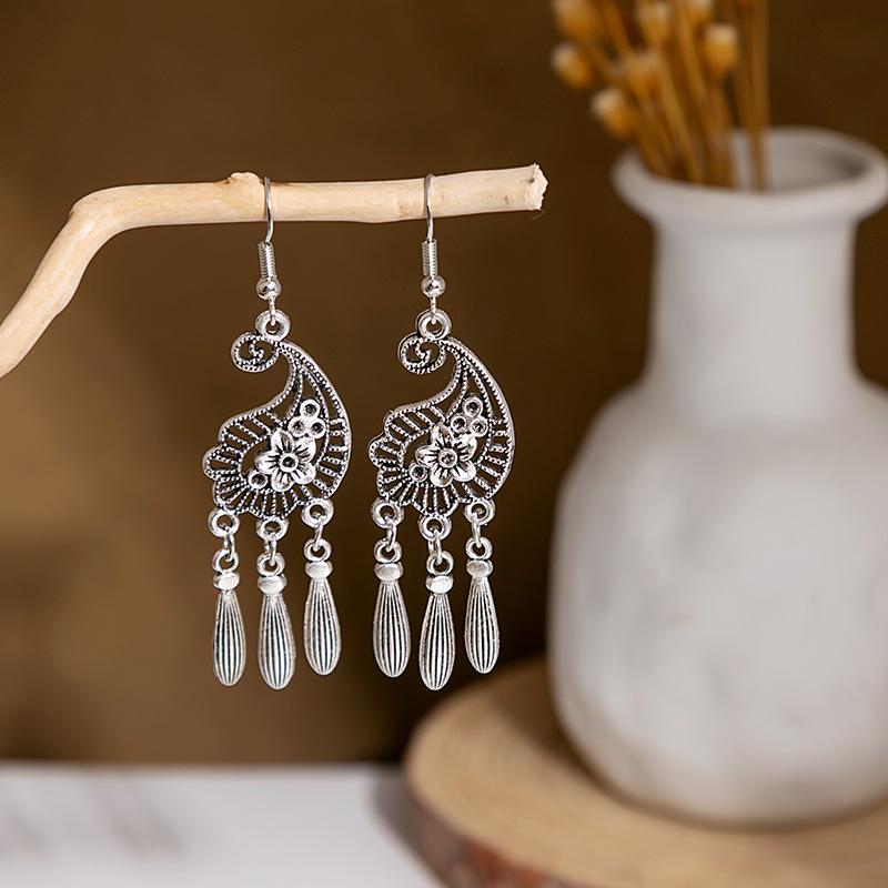 BLINGBAY Women's Earrings, Ethnic Style Drop-shaped Long Metal Tassel Earrings, Simple And High-end Accessories, Retro Colorful Feather Jewelry