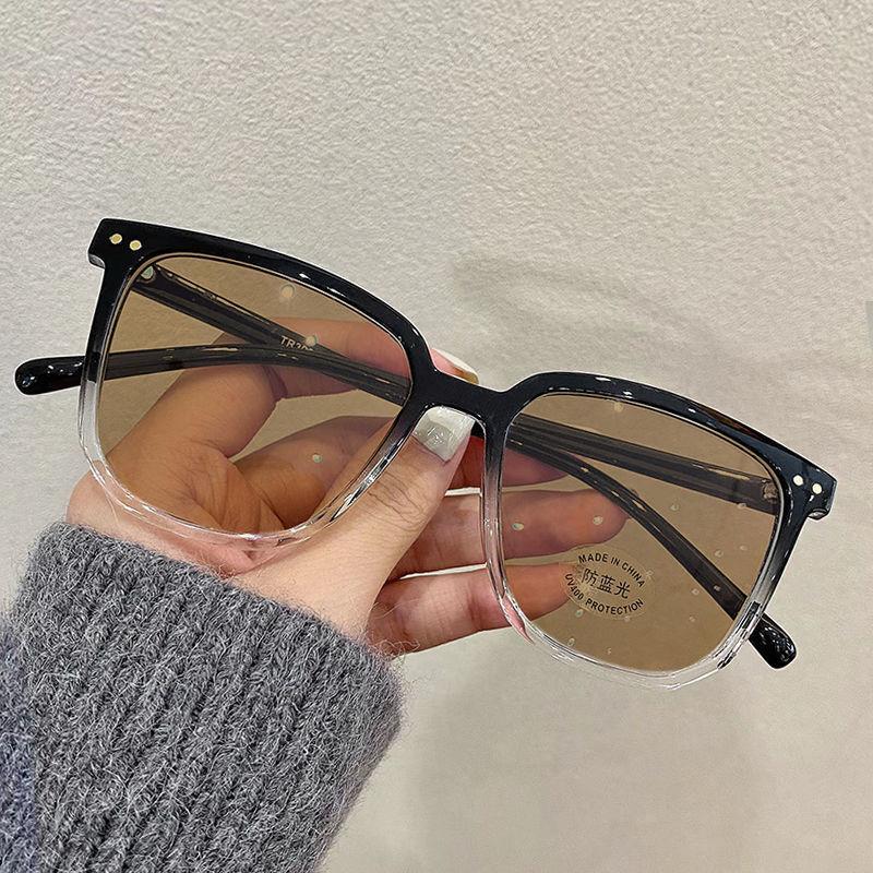 Trendy Luxury Pochromic Myopia Glasses Retro Color Changing Near Sight Eyewear for Men Women Square Smart Sunglasses Shades
